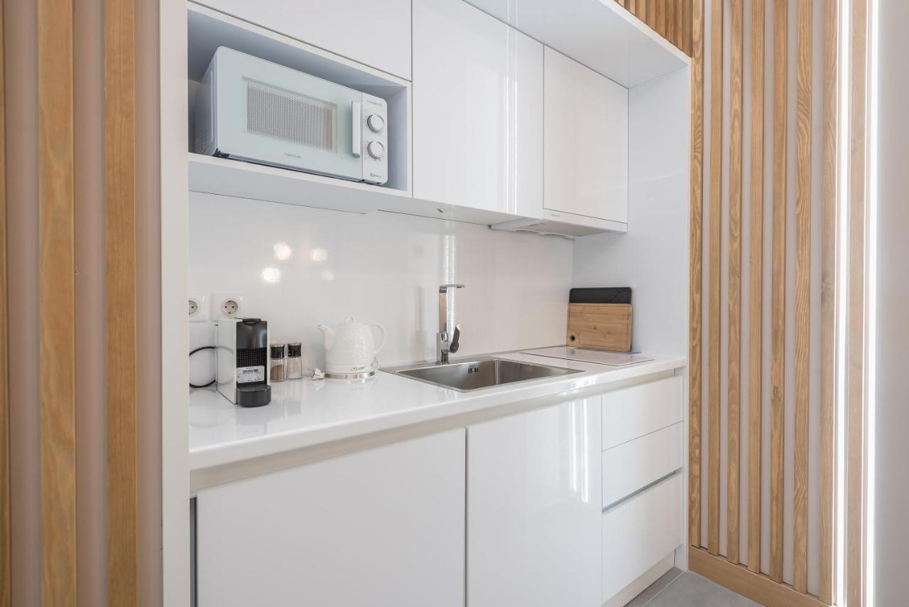 Pale Orb Apartment *